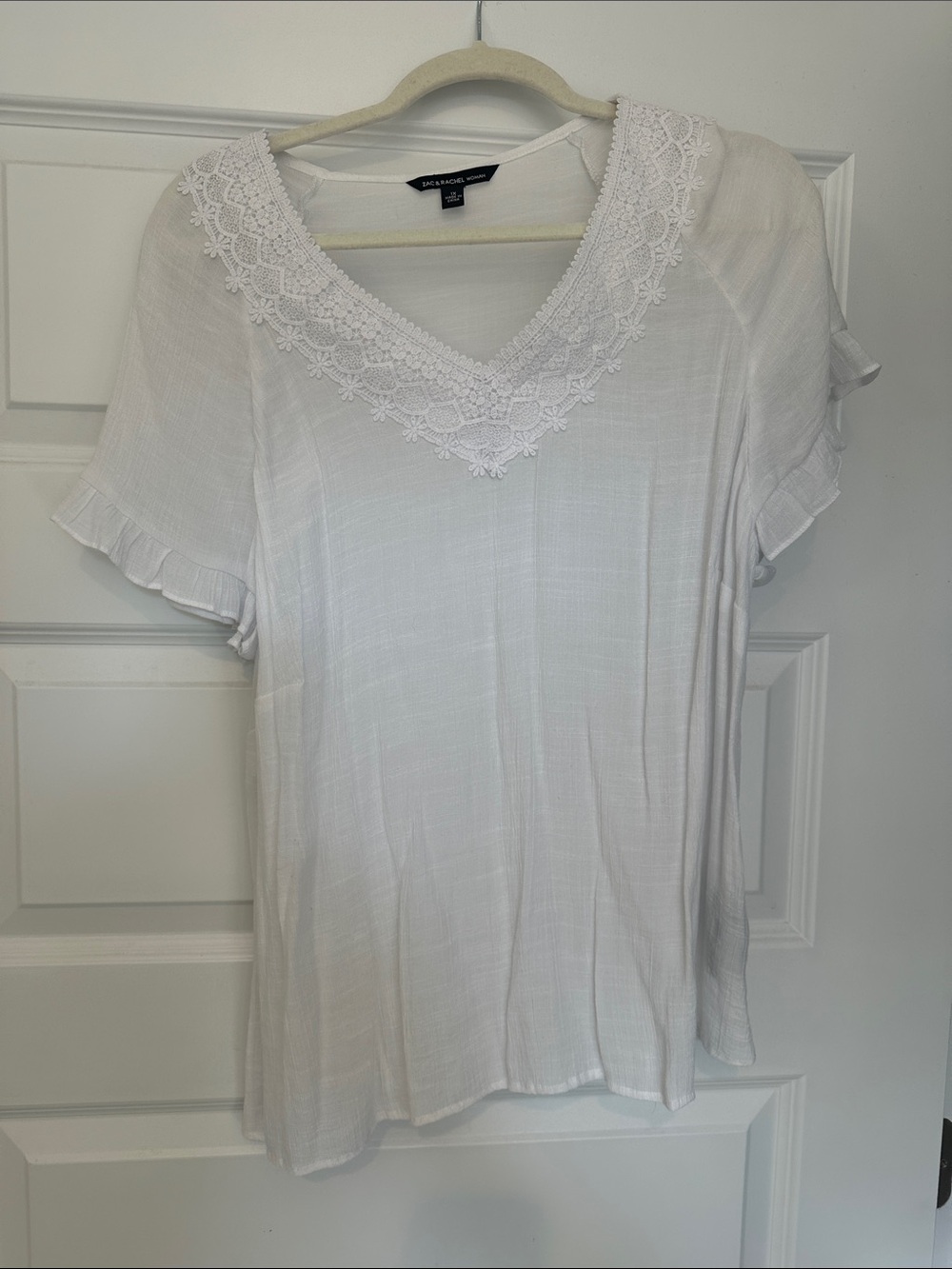 Zac & Rachel White V-Neck Crochet Trim Ruffle Sleeve Tunic